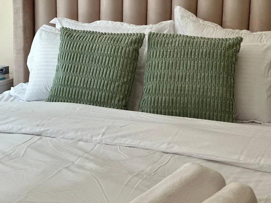 Apartment Luxury Studio Near Burj Khalifa Dubai